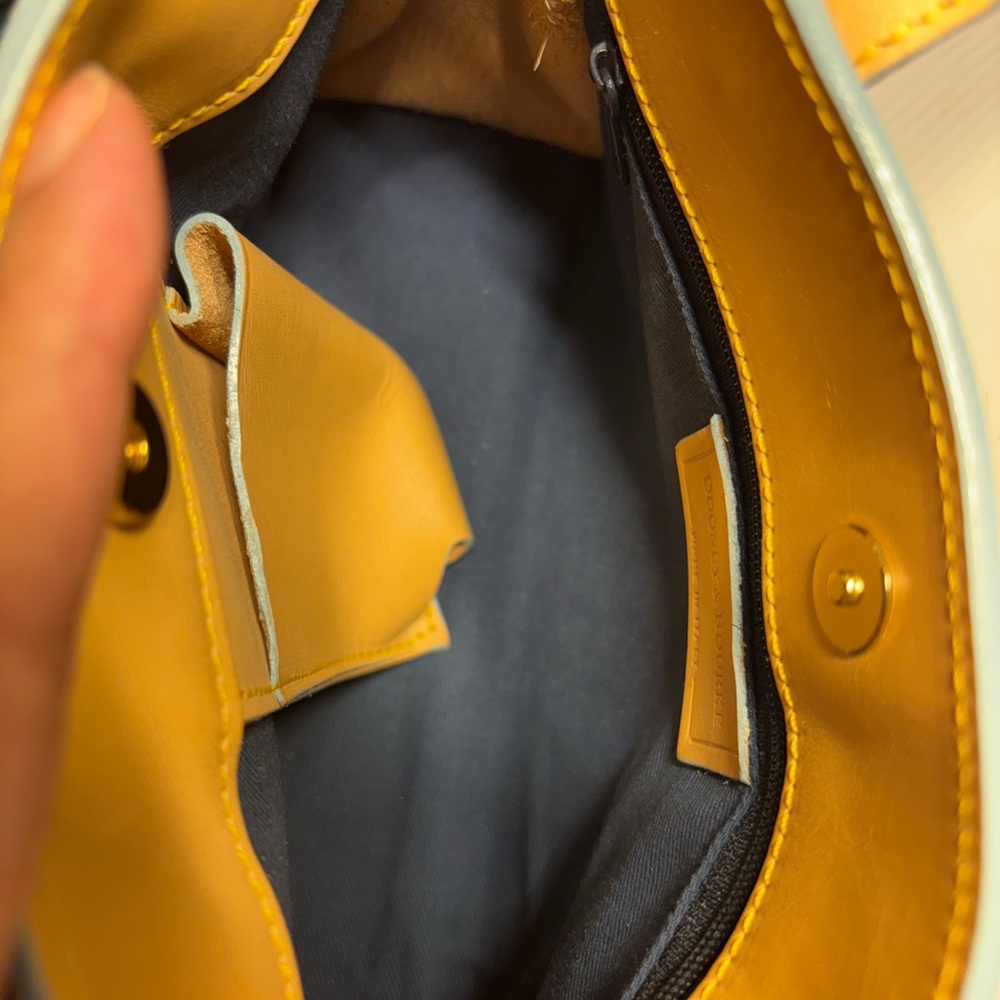 Vintage New Dooney & Bourke Handbag - Picture 5 of 5